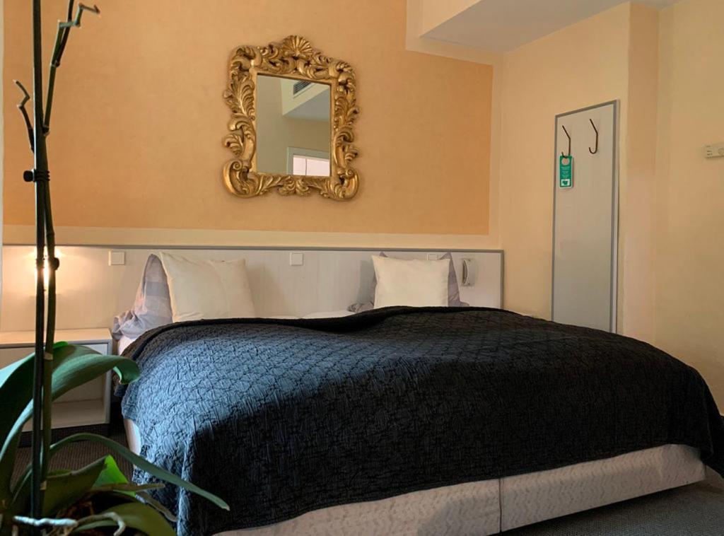 Hotel Blaufuchs Petershagen-Eggersdorf Екстериор снимка